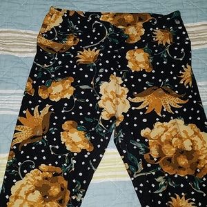 Beautiful OS Black Leggings with Golden Roses